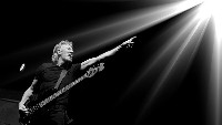 Roger Waters: видеоклип на Wait for her